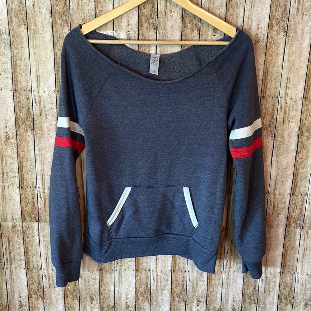 Super soft slouchy sweater. Size small. Never worn.
